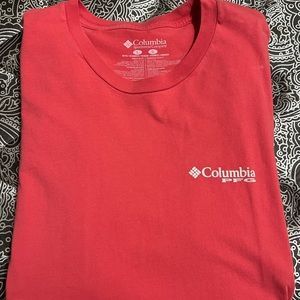 Men’s Columbia Short Sleeve T-Shirt. Size Large.